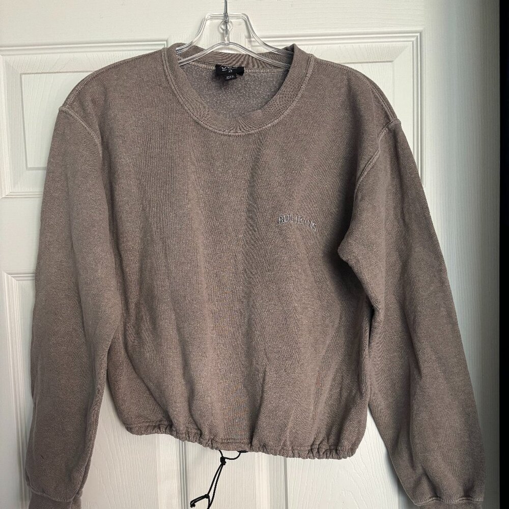 Cropped Pullover Sweatshirt